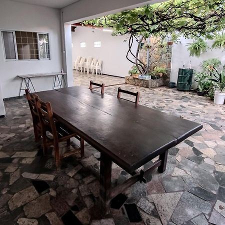 Pousada Roosevelt Suite 01 - Pousada Central Prox Rodoviaria E Dist Industrial 우베를란디아 외부 사진