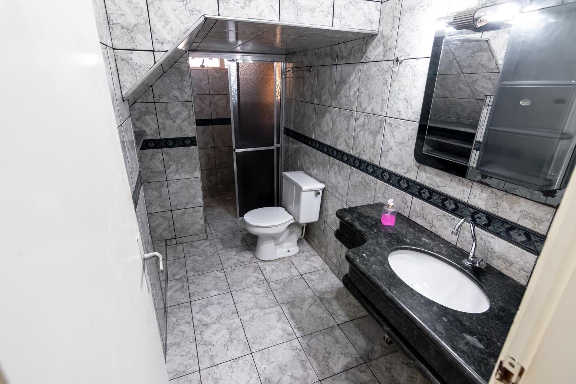 Pousada Roosevelt Suite 01 - Pousada Central Prox Rodoviaria E Dist Industrial 우베를란디아 외부 사진